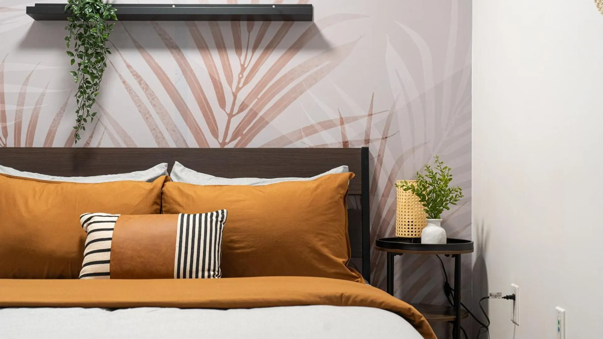 Apartment Stylish Downtown Toronto Suite With Free Parking Canada