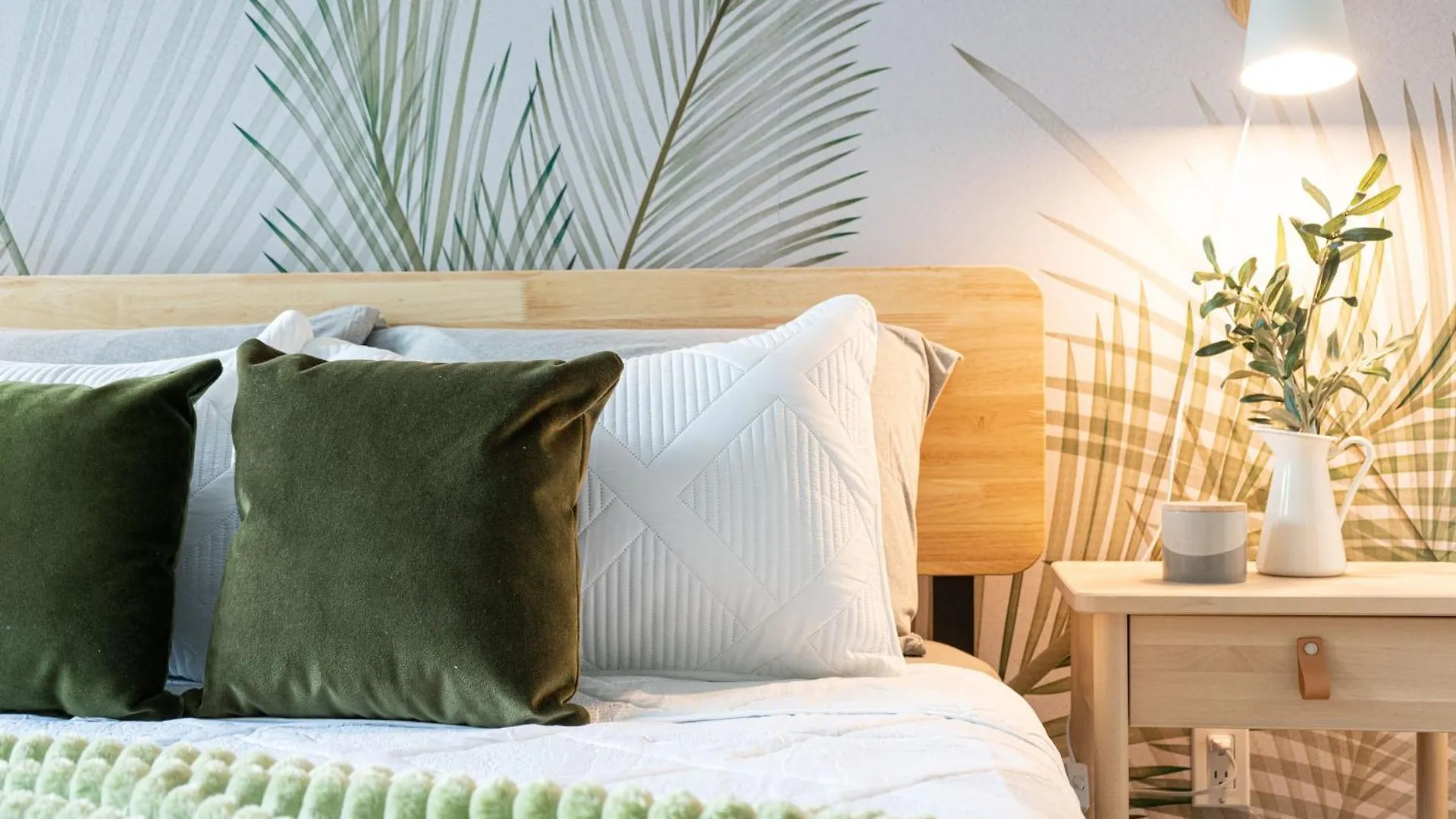 Stylish Downtown Toronto Suite With Free Parking Apartment