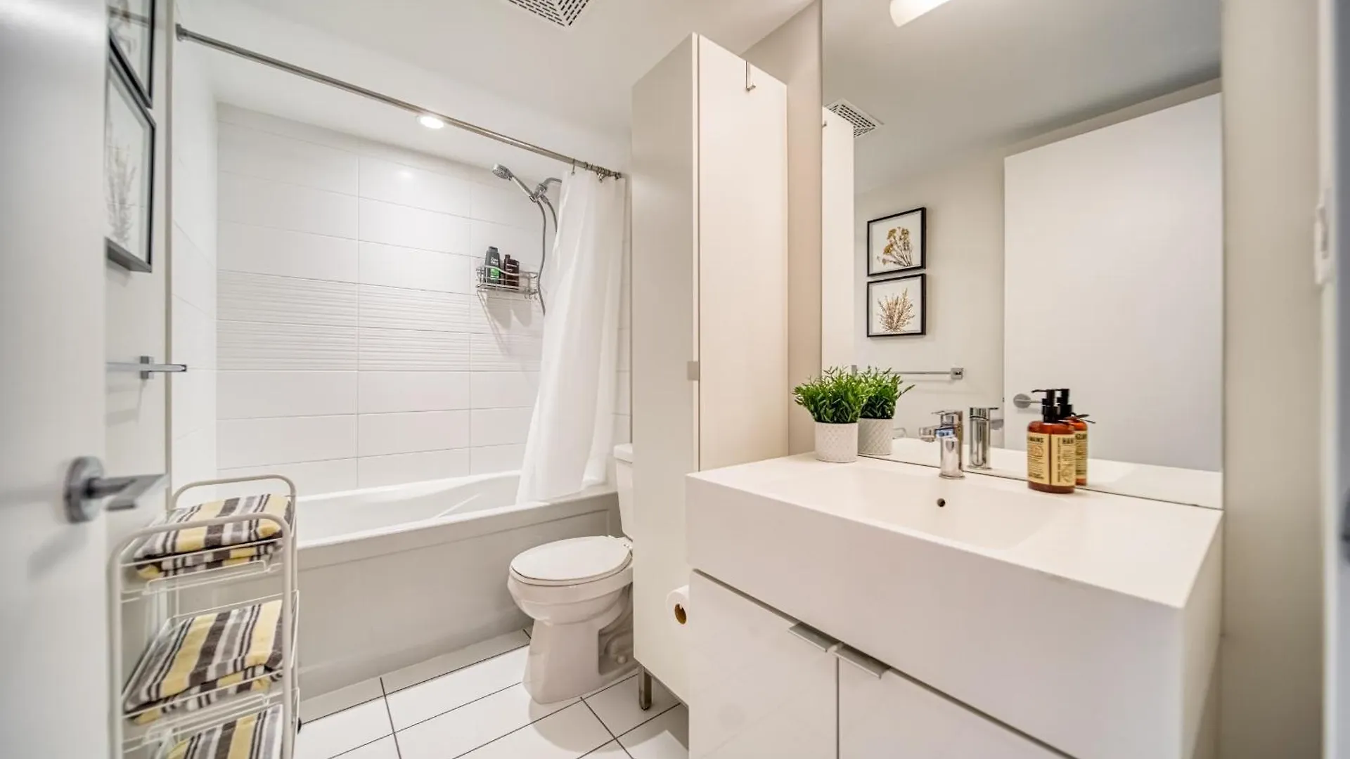 Stylish Downtown Toronto Suite With Free Parking 0*,