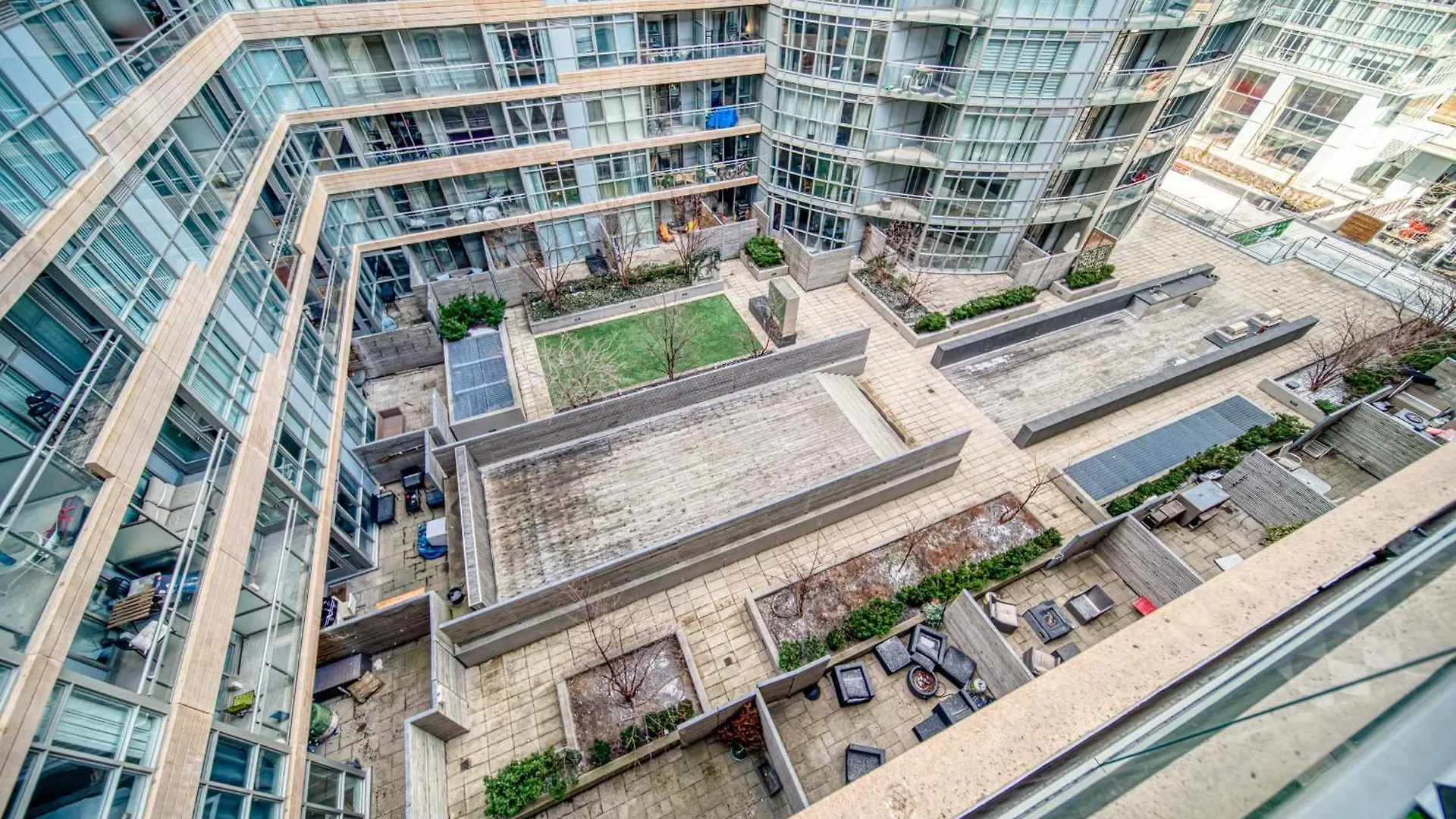 Stylish Downtown Toronto Suite With Free Parking Apartment